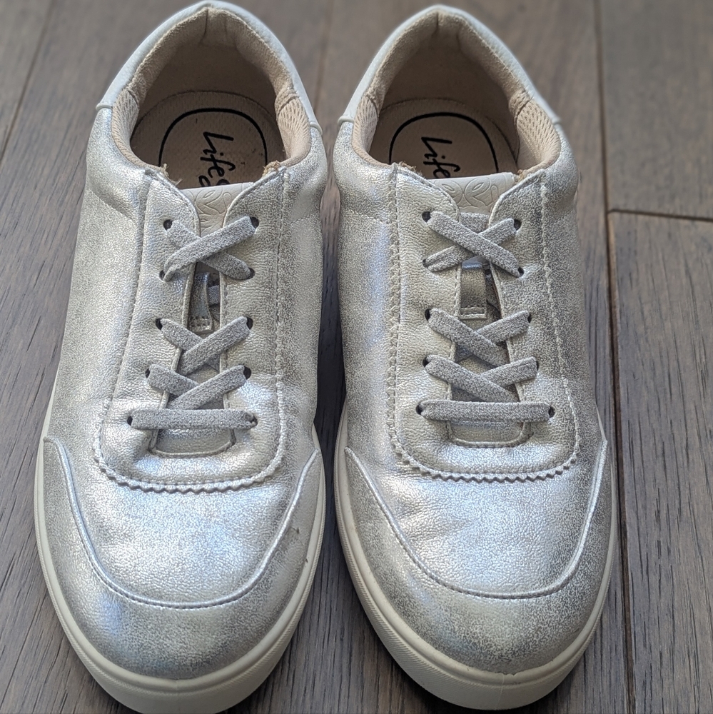Life Stride Women's Happy Hour Silver Sneakers, Size 7.5